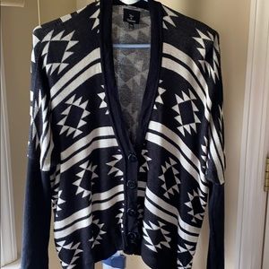 Geometric pattern white/black cardigan